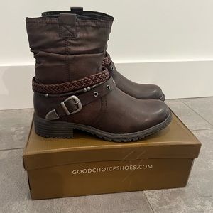 Brand new never worn brown booties!